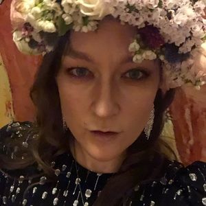 Meet your Posher, Abbey